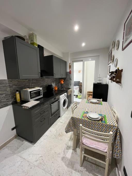 萨沃纳Casa Gerry, A Due Passi Dal Mare公寓 外观 照片